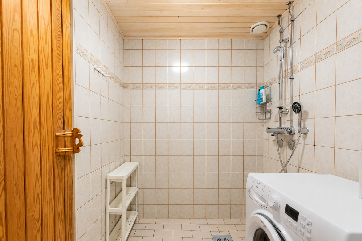 Neulaskuja kylpyhuone
